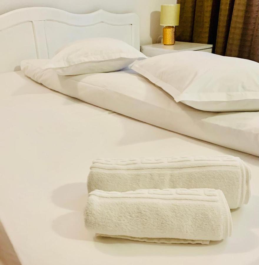 Hotel Green House Craiova Extérieur photo